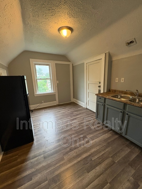 Photo - 942 Eddy Rd