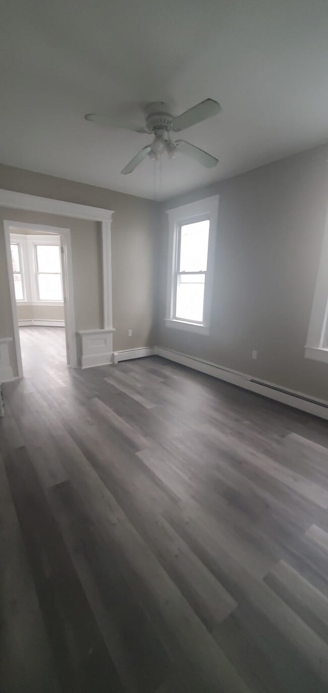 Photo - 27 Sharon Ave Unidad 1