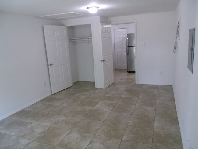 2011 Davis St Unit C