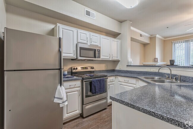 2BR, 2BA - 1216 SF B2 - Kitchen