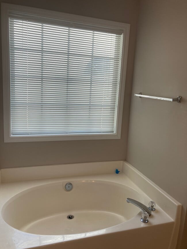 Photo - 215 Brookstone Point