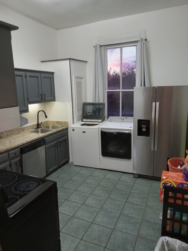 Photo - 1116 Main St Unit AptD(FURNISHED)