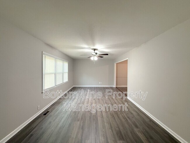 Photo - 3315 Wiseman Dr