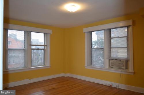 Photo - 1954 Columbia Rd NW Unidad 403