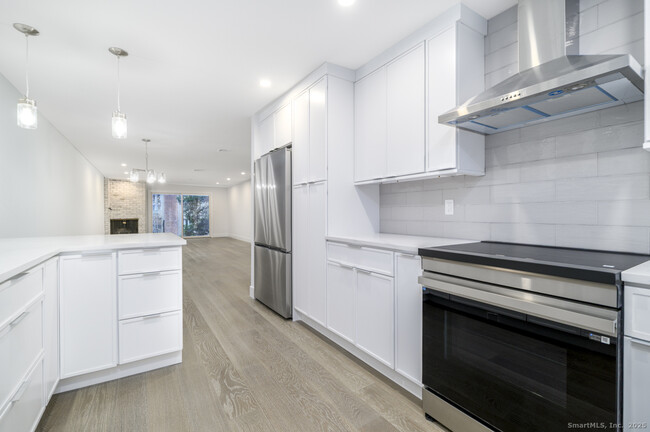 Photo - 206 Gillies Ln Unit 1-5