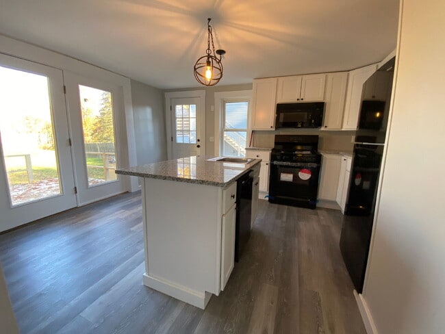 Photo - 311 Knox Marsh Rd