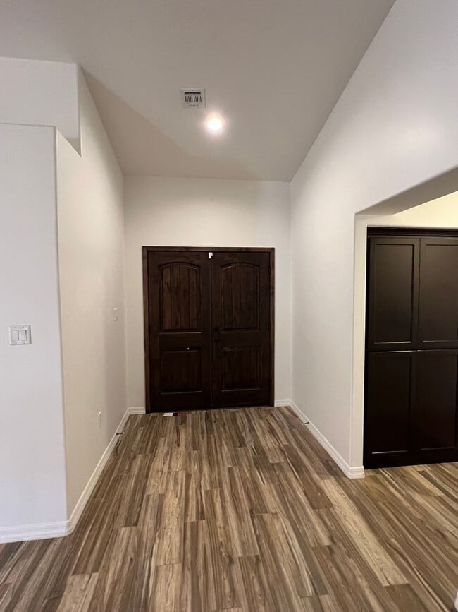 Photo - 4 BEDROOM POOL & SOLAR HOME