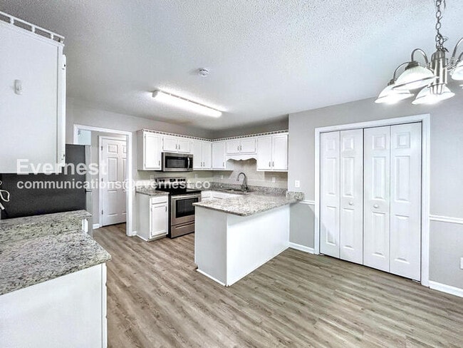 Photo - 368 Warrenton Dr