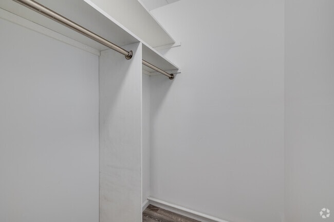 Walk-in Closet - 2Bd, 1Ba, w shared Garage/Basement, 800-850SF