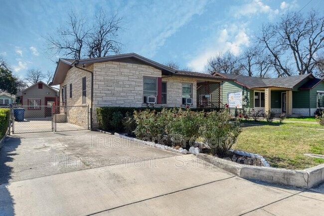 Photo - 1322 W Malone Ave