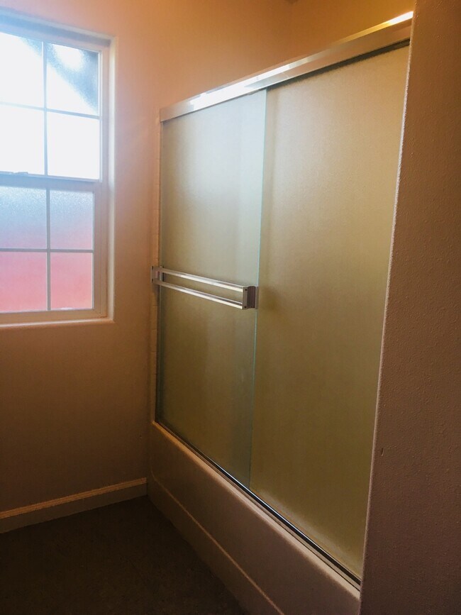 Photo - Spacious Apartment!!!