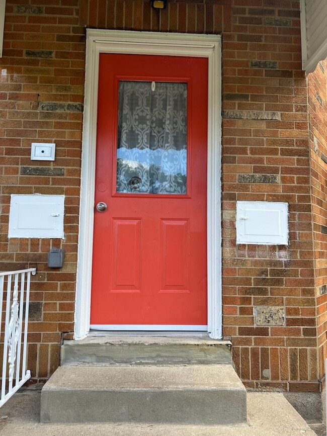Newly Painted Front Door - 4525 Roth Ave Unit 2E
