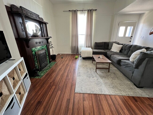 Photo - Charming Furnished Home - Short & Long Term Leasing