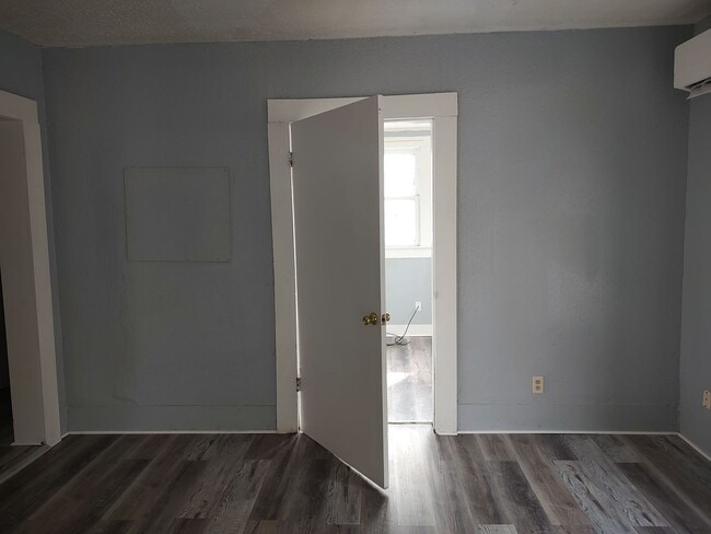 Photo - Available May 1 | Renovated 2BR Home | W/D Hookups | Pets Welcome | $850/mo | Pittsburg KS