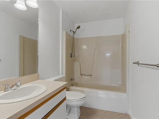 Photo - 39 Waterview Dr