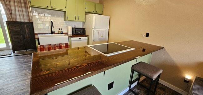 Photo - Fully Furnished, All Utilities Included, Dog Friendly 1 Bed 1 Bath Available Now!