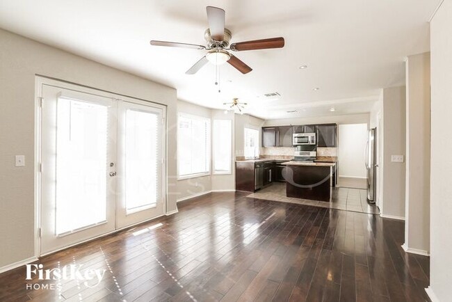Photo - 1406 Harmony Hill Dr House