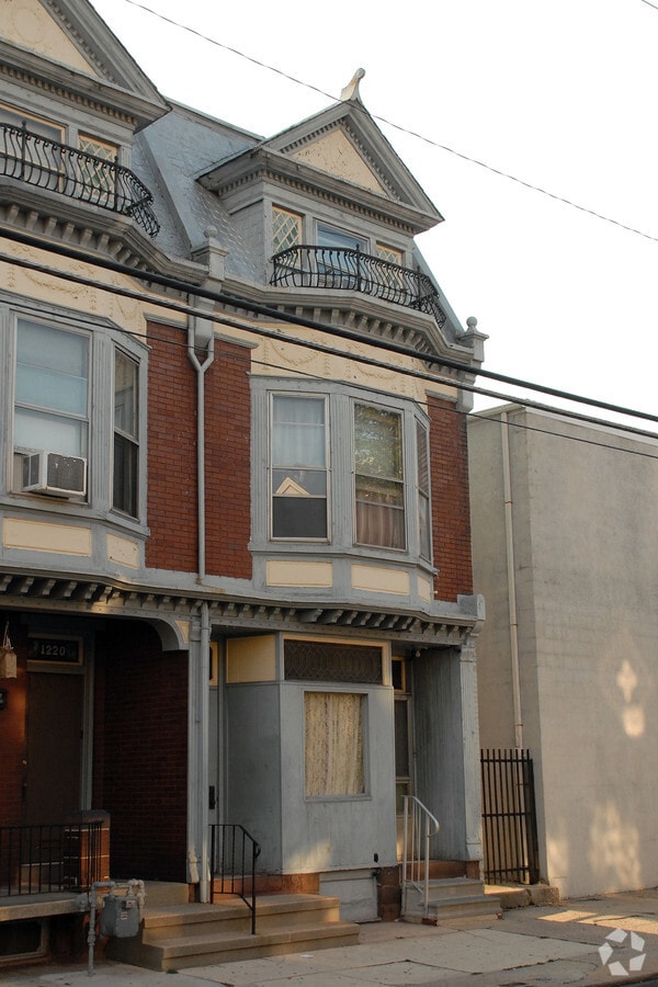 1222 N 10th St - 1222 N 10th St