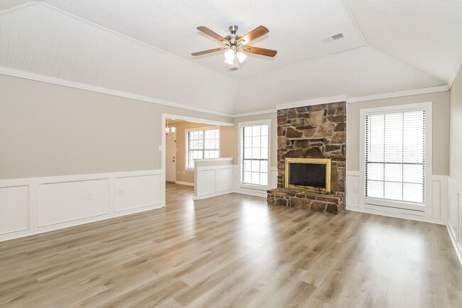 Photo - 8163 Cairn Dr