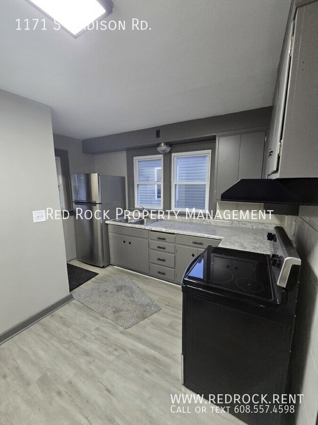 Photo - 1171 S Madison Rd