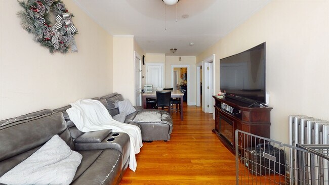 Photo - 14 Davison St Unit 1R