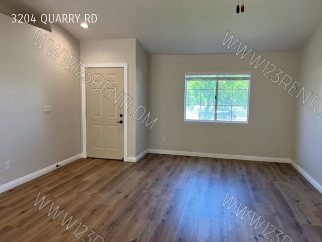Photo - 3204 Quarry Rd