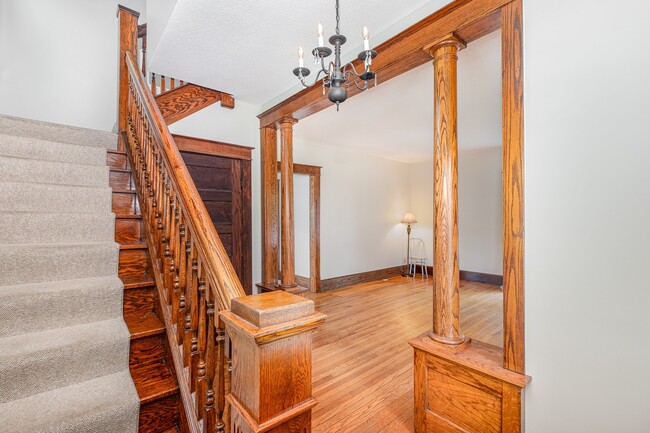 Photo - 601 E Gambier St