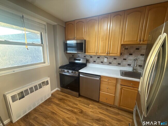 Photo - 71 Strawberry Hill Ave Unidad 1107