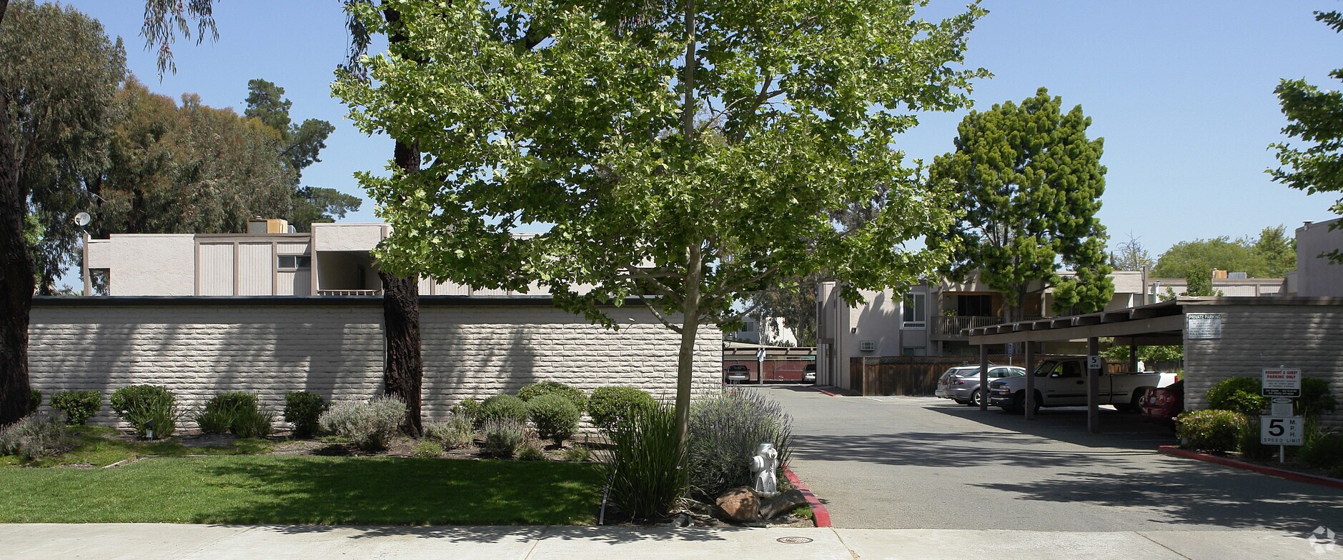 Photo - Oak Park Manor