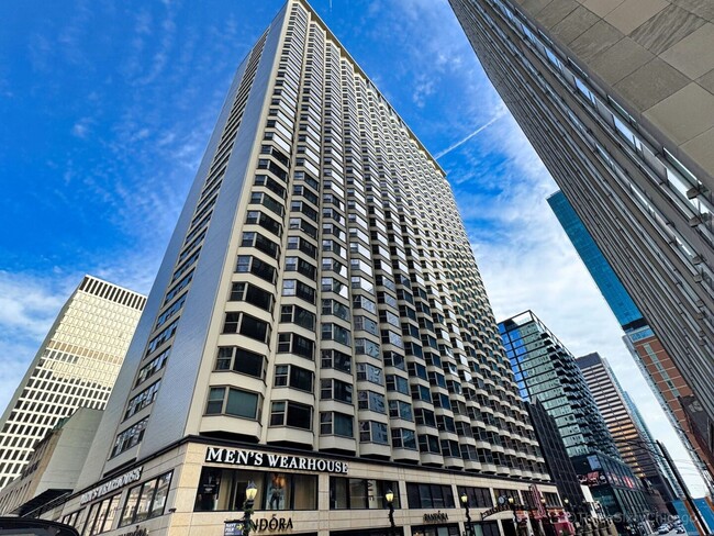 Building Photo - 535 N Michigan Ave Unit 2703