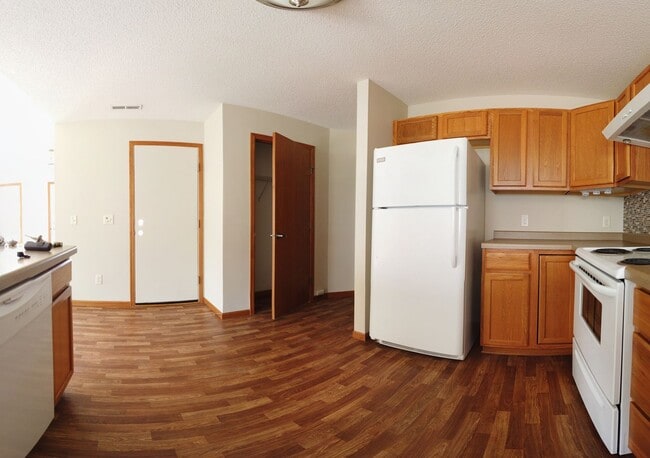 Photo - 1560 Gunston Dr