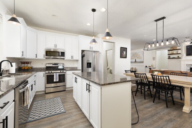 Photo - 183 E Lake View Dr