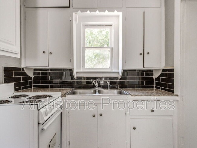 Photo - 4407 N Military Ave