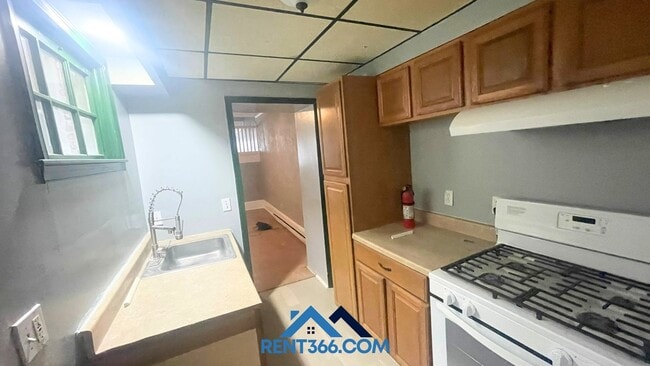 Photo - 403 E Norwegian St