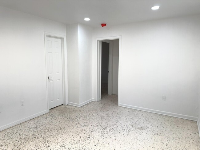 Photo - 225 SW 2nd St