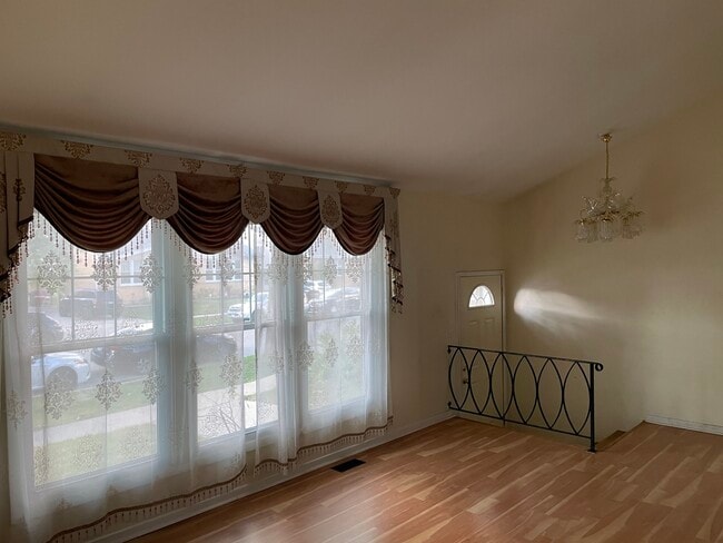 Photo - 9137 Barberry Ln