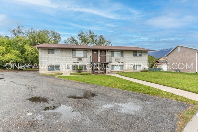 Building Photo - 1036 Virginia Cir