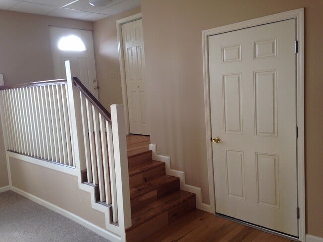 Entrance - 494 Mill St Unit 1