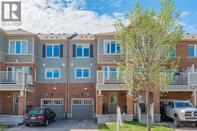 Photo - 8 Stratus St