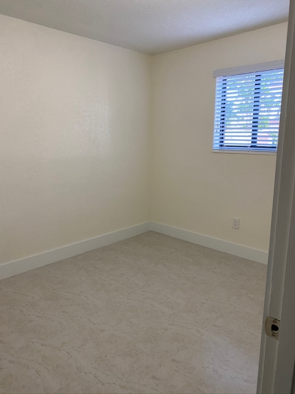 Photo - 1331 W 33rd St