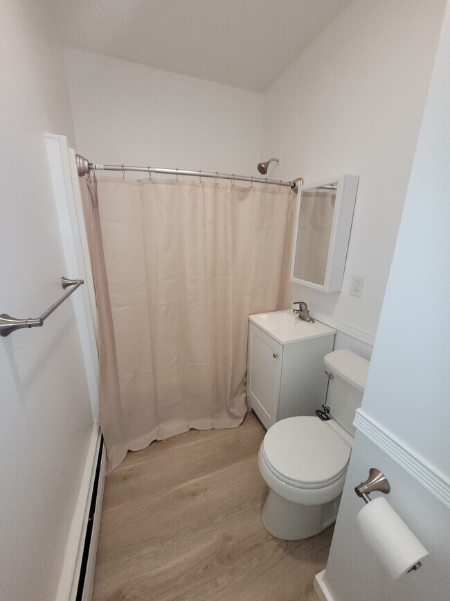 182 Pleasant St Unit 2nd Floor