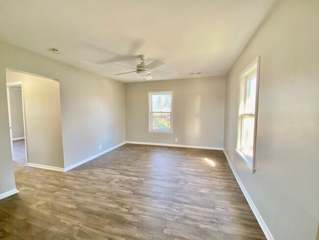 Photo - 5543 W Margaret St