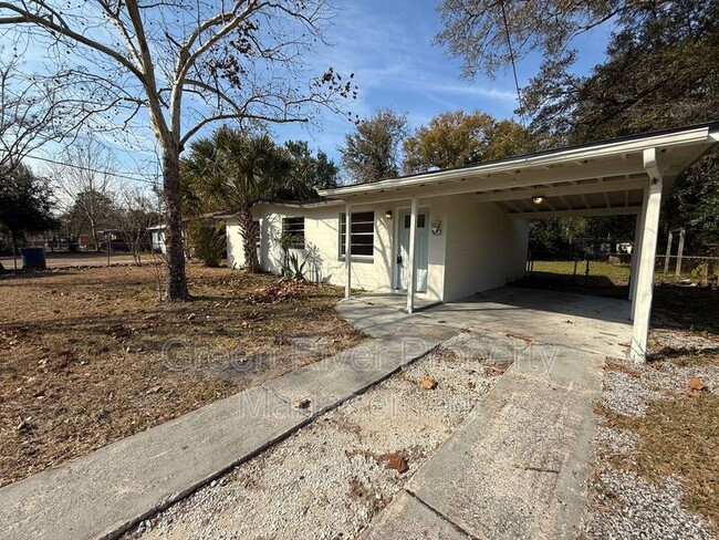 Photo - 1033 Ake Ln