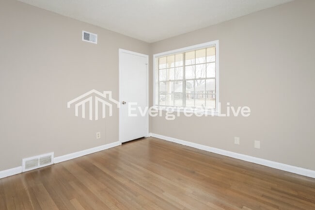 Photo - 3519 Naylor Dr