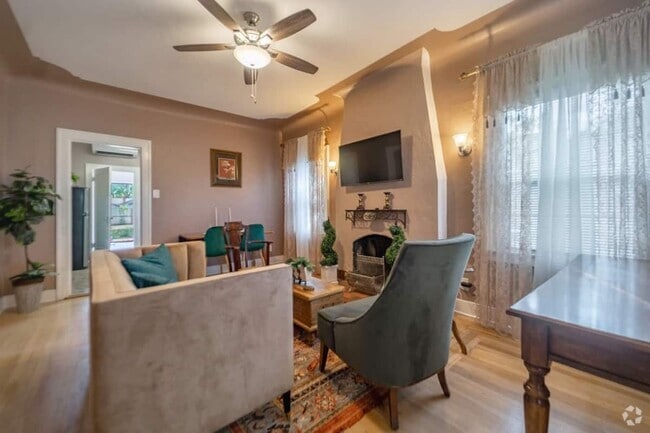 Living Room - 925 Parkview Ave Rental