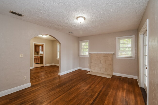 Photo - 6514 N Pearl St