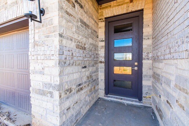 Photo - 209 Silverleaf Rd