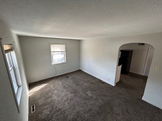 Living Room - 358 Fair Oaks Blvd Unidad Upper Apartment A