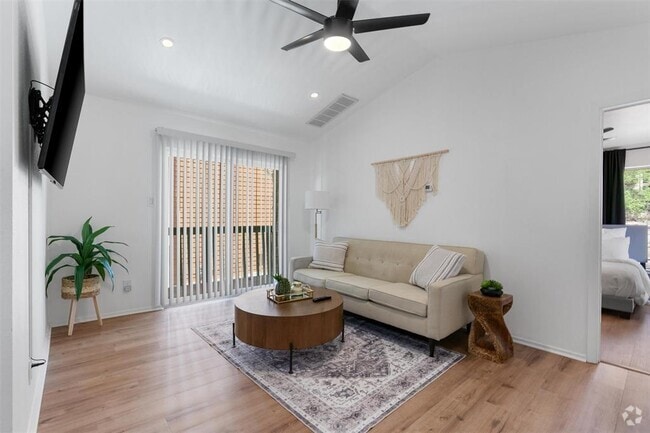 Building Photo - 6903 Deatonhill Dr Unit 23 Rental