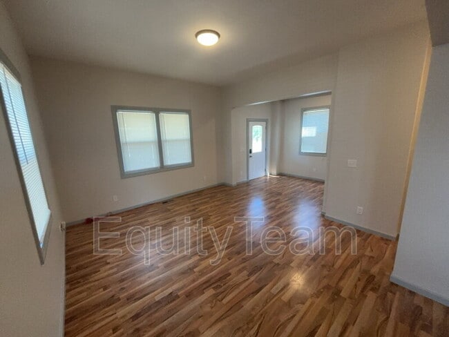 Photo - 27 Ferndale Ave